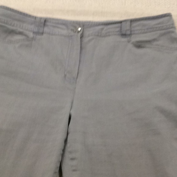 Bundle of 2 Chico’s capris and 1 Peck&Peck capris - Picture 6 of 11